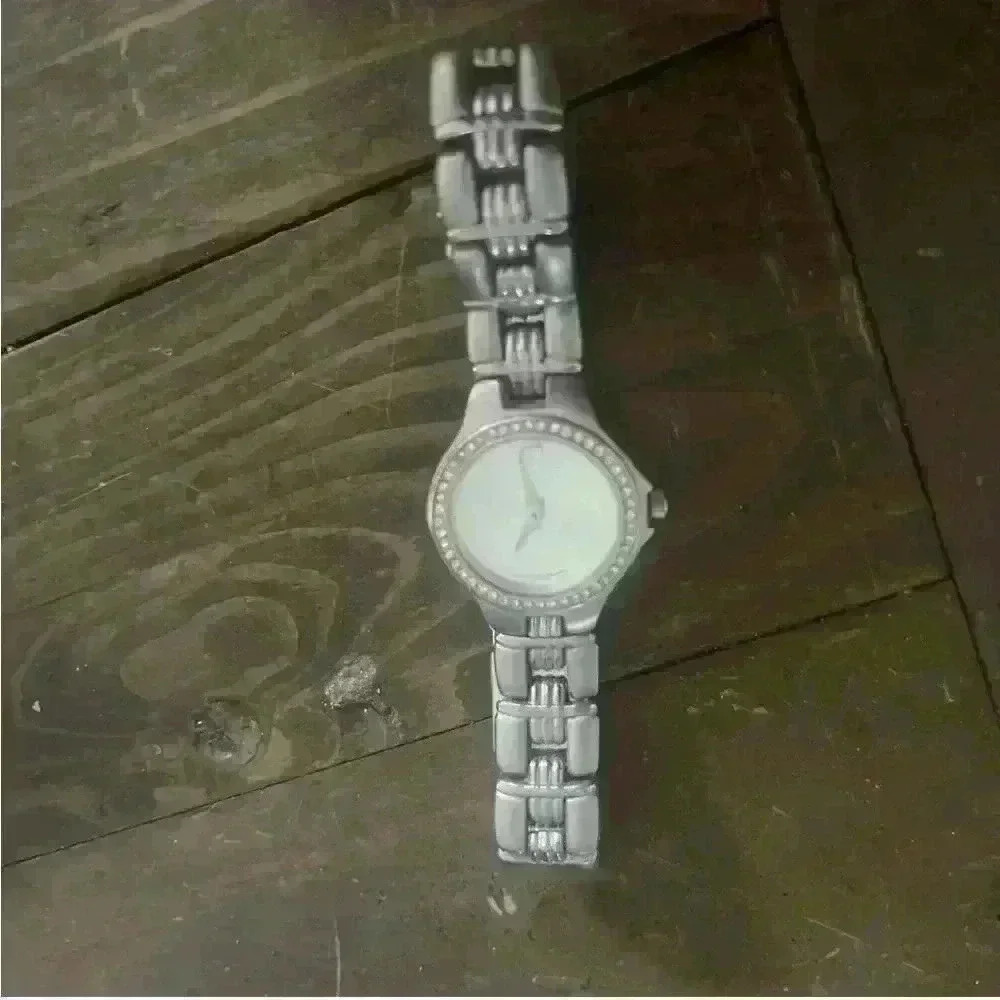 Authentic Swiss Made Movado Ladies watch 86A1-816 silver Tone